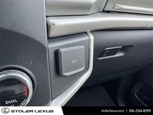 Used 2022 Ford Expedition XLT image 30