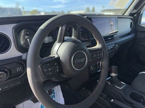 Used 2024 Jeep Wrangler Unlimited w/ Convenience Group image 10