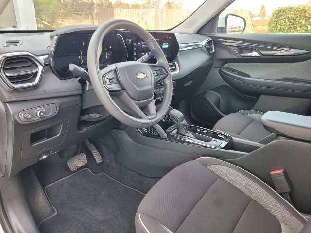 Used 2024 Chevrolet TrailBlazer LT FWD image 11