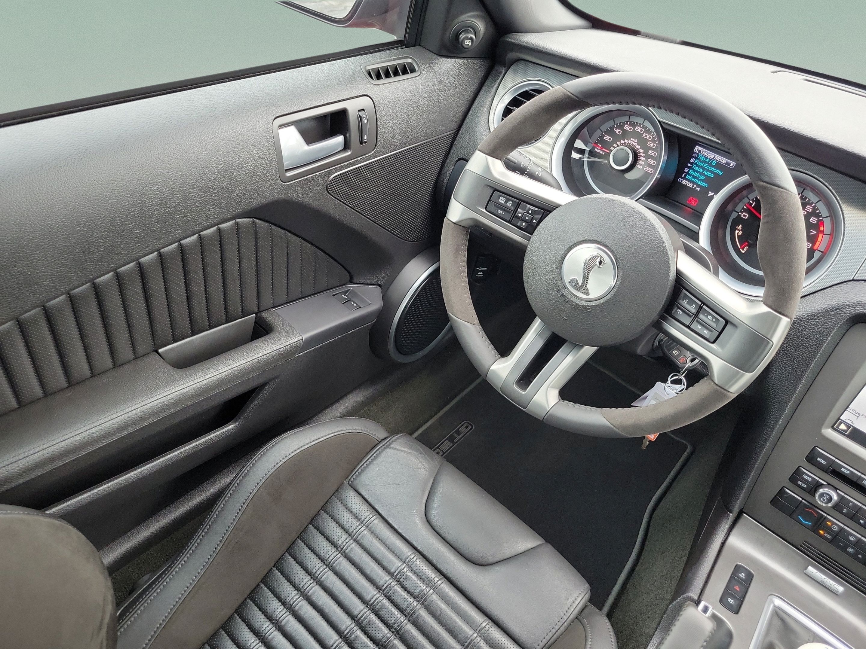 Used 2013 Ford Mustang Shelby GT500 RWD image 13