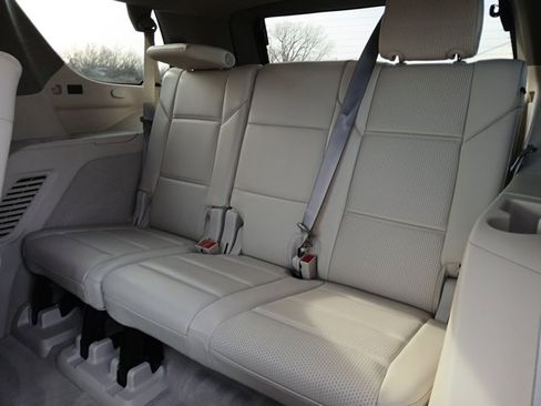 Used 2021 Cadillac Escalade Premium Luxury Platinum image 17