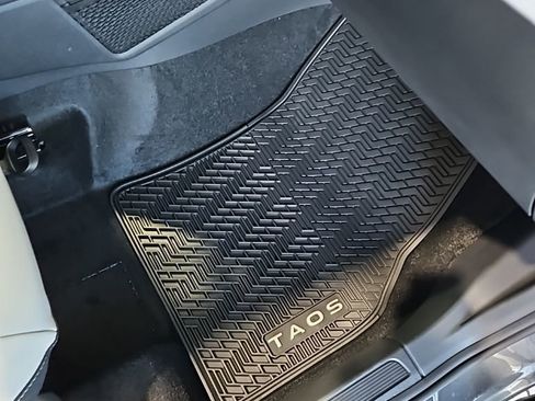 New 2026 Volkswagen Taos SE AWD/4WD image 13