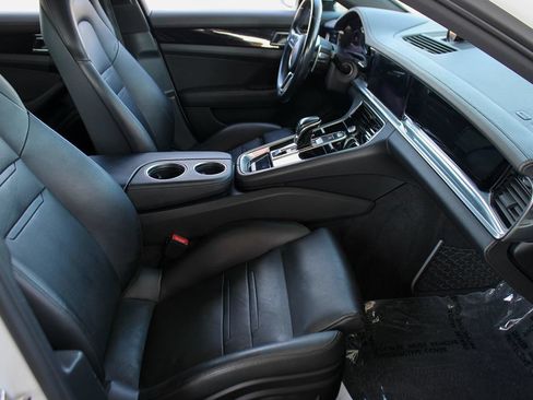 Used 2020 Porsche Panamera image 20
