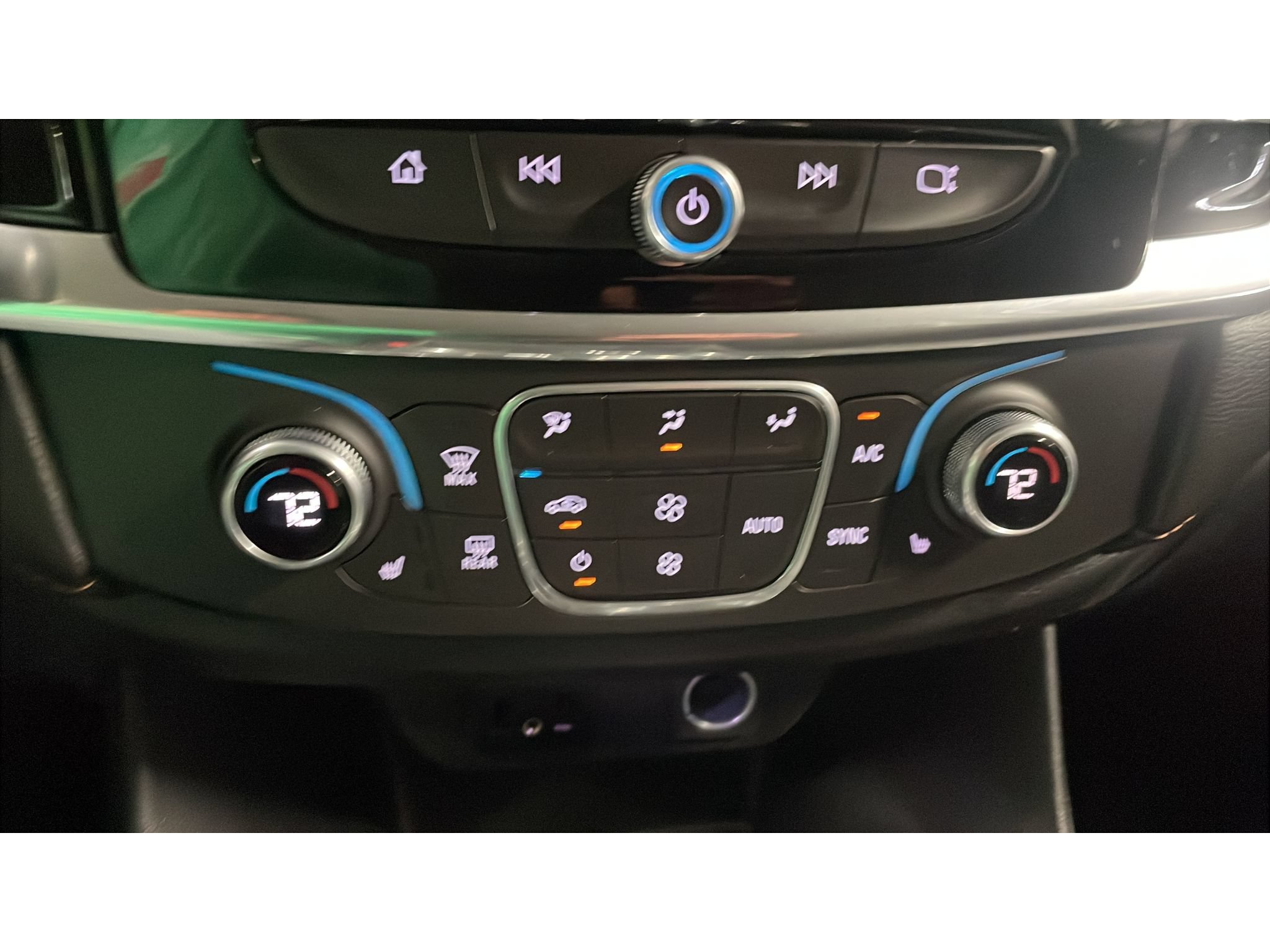 Used 2018 Chevrolet Traverse LT AWD/4WD image 13