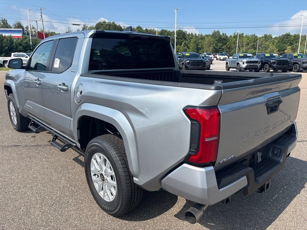 Certified 2026 Toyota Tacoma SR5 AWD/4WD image 4