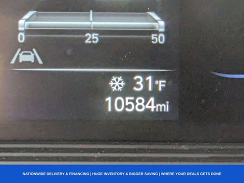 Used 2024 Hyundai Venue Limited image 43