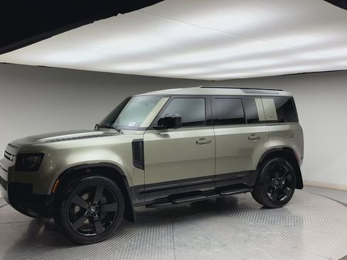 Used 2024 Land Rover Defender 110 X-Dynamic SE AWD/4WD image 6