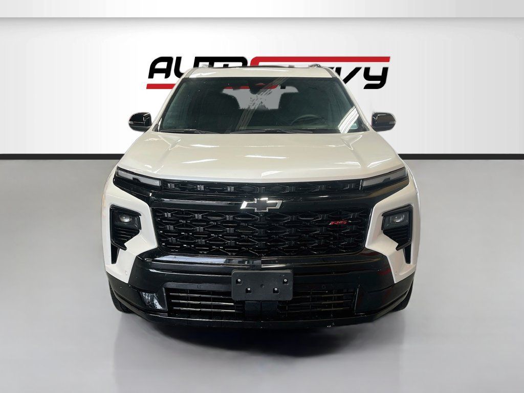 Used 2025 Chevrolet Traverse RS w/ LPO, Floor Liner Package AWD/4WD image 2