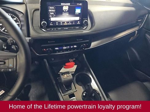 Used 2025 Nissan Rogue SV w/ SV Premium Package image 5