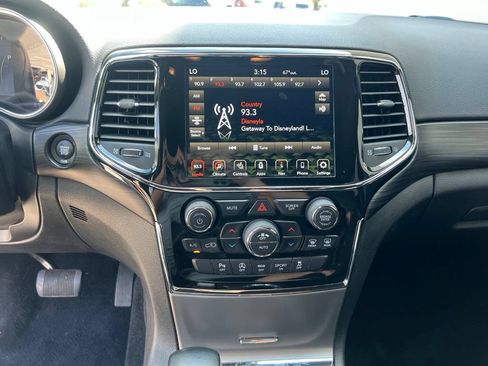 Used 2021 Jeep Grand Cherokee Laredo X AWD/4WD image 14