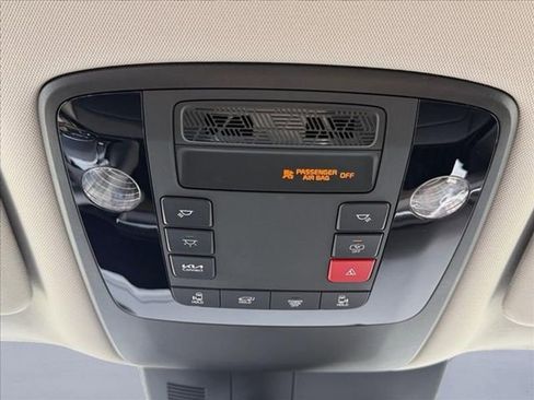 New 2026 Kia Carnival EX image 16