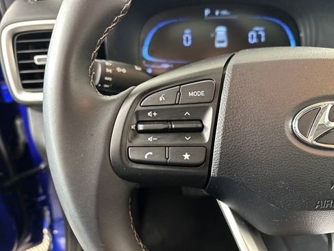 Used 2024 Hyundai Venue SEL image 15