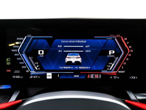 Used 2025 BMW M5 w/ Executive Package image 19