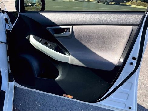 Used 2013 Toyota Prius Two image 27