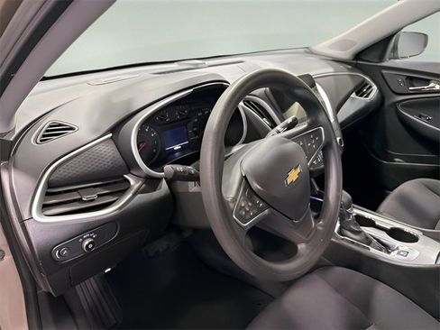Used 2024 Chevrolet Malibu LT image 10