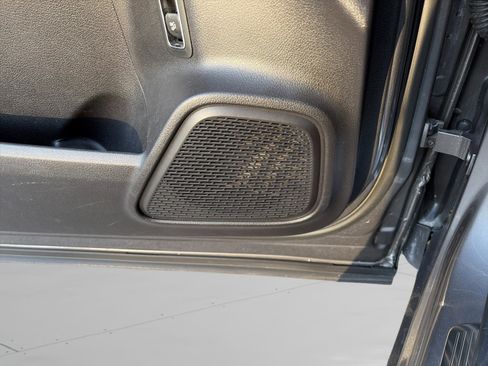 Used 2021 Mercedes-Benz GLB 250 w/ Premium Package image 26