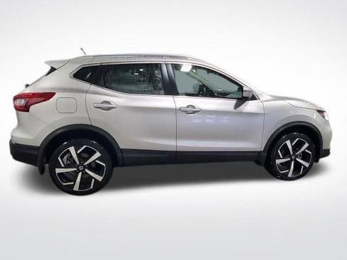 Used 2022 Nissan Rogue Sport SL image 6