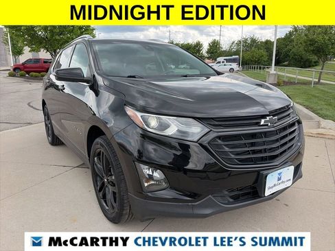 Used 2020 Chevrolet Equinox LT w/ Midnight Edition FWD image 2