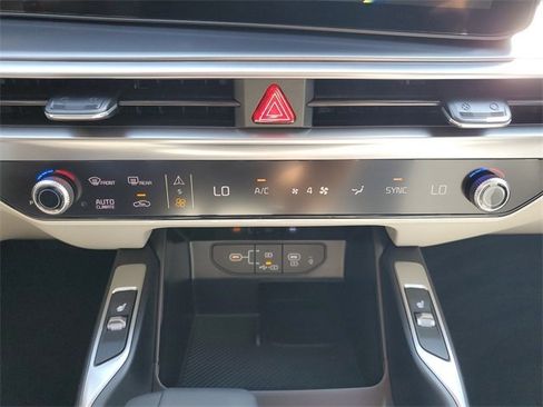 New 2026 Kia Sorento S w/ S Panoramic Sunroof Package image 34