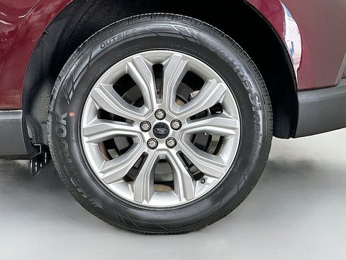 Used 2023 Ford Edge Titanium w/ Class II Trailer Tow Package AWD/4WD image 32