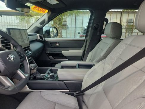 Used 2025 Toyota Tundra Limited image 17
