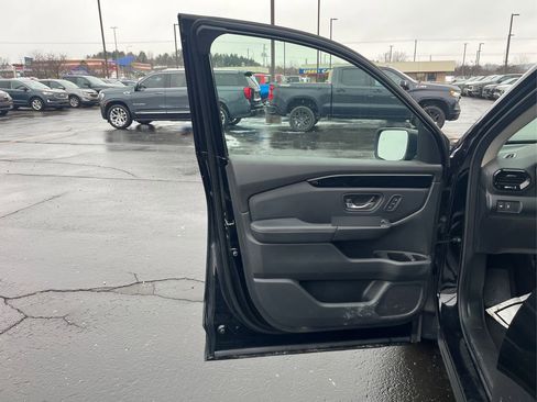 Certified 2023 Honda Pilot Touring image 20