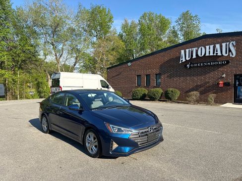 Used 2019 Hyundai Elantra SEL image 1