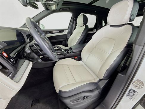 Certified 2024 Porsche Cayenne image 5