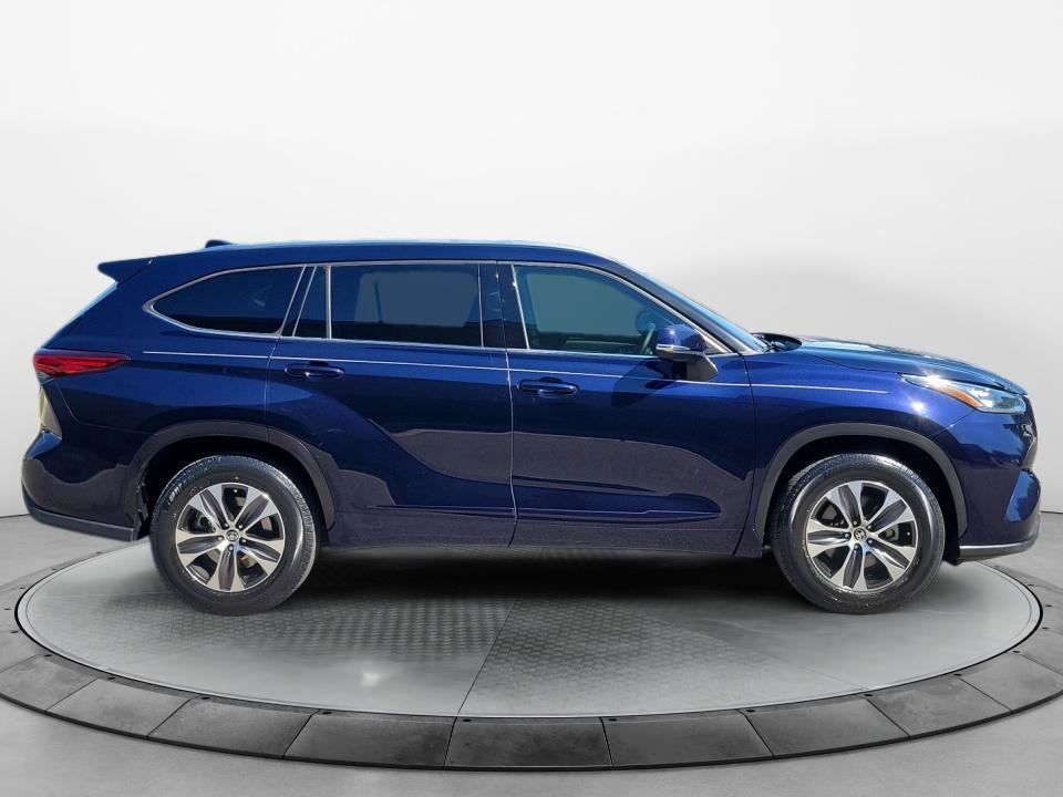Used 2020 Toyota Highlander XLE FWD image 8