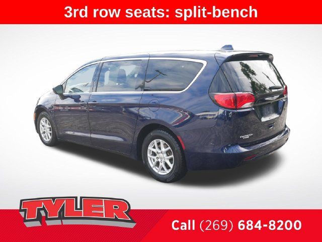 Used 2017 Chrysler Pacifica LX FWD image 5