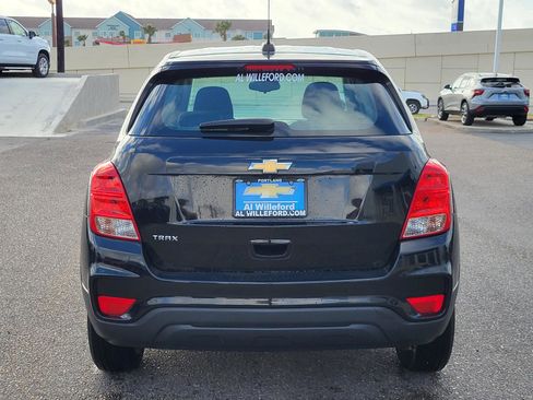 Used 2018 Chevrolet Trax LS w/ LPO, Cargo Package FWD image 4