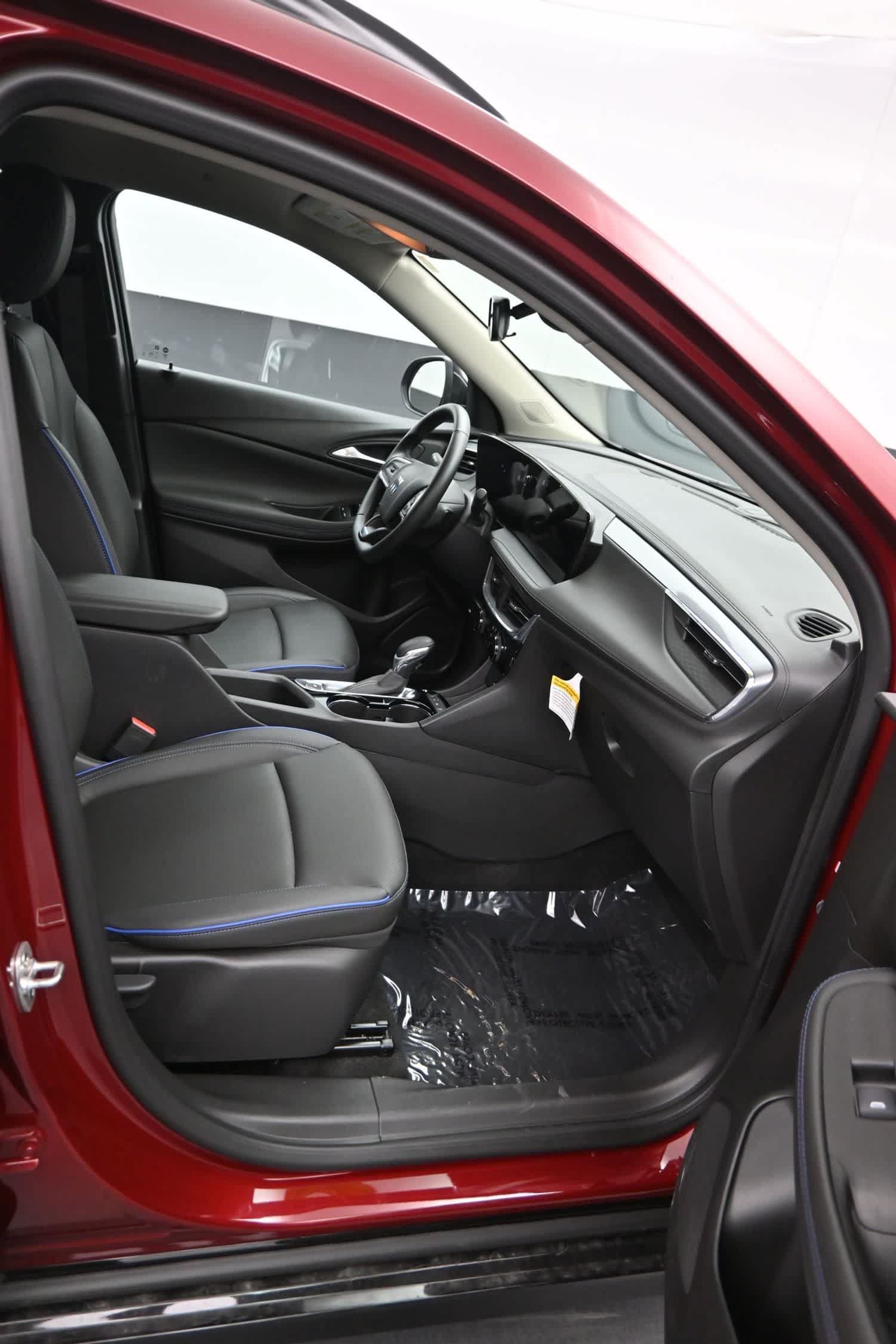 Used 2025 Buick Encore GX Sport Touring w/ Advanced Technology Package AWD/4WD image 11