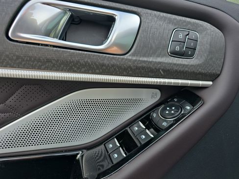 New 2026 Ford Explorer Platinum image 18