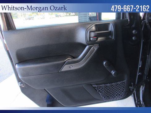 Used 2018 Jeep Wrangler Unlimited Sport w/ Connectivity Group AWD/4WD image 30