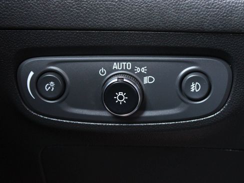 Used 2021 Buick Encore GX Essence w/ Advanced Technology Package AWD/4WD image 29