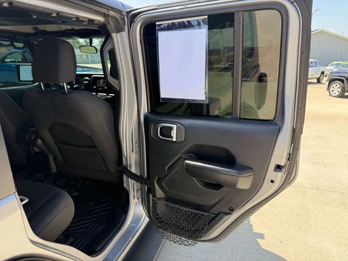 Used 2020 Jeep Wrangler Unlimited Sport S image 42
