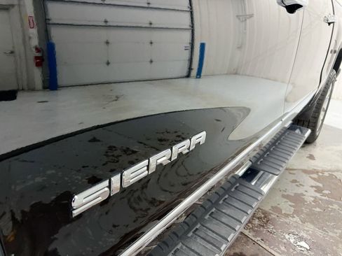 Used 2018 GMC Sierra 1500 SLT image 26