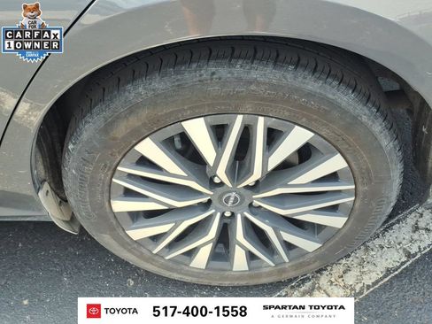 Used 2024 Nissan Altima 2.5 SV FWD image 11
