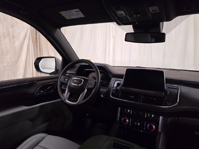 Used 2024 GMC Yukon XL SLT w/ SLT Luxury Package AWD/4WD image 38