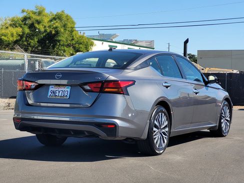 Certified 2024 Nissan Altima 2.5 SV FWD image 4