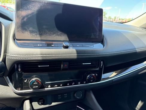 Used 2022 RAM 1500 Big Horn AWD/4WD image 16