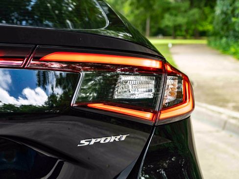 Used 2025 Honda Civic Sport image 13