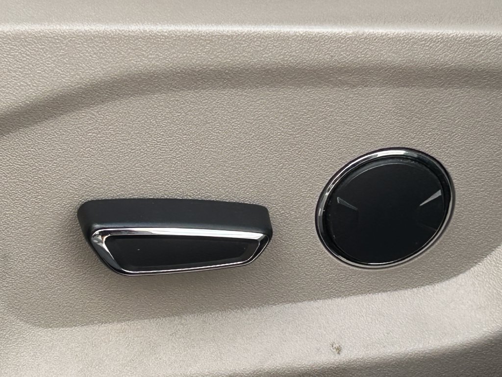 Used 2018 Ford Explorer 4WD w/ Class II Trailer Tow Package image 24