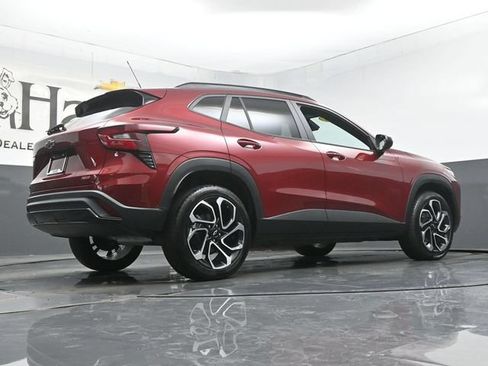 Used 2025 Chevrolet Trax RS FWD image 37