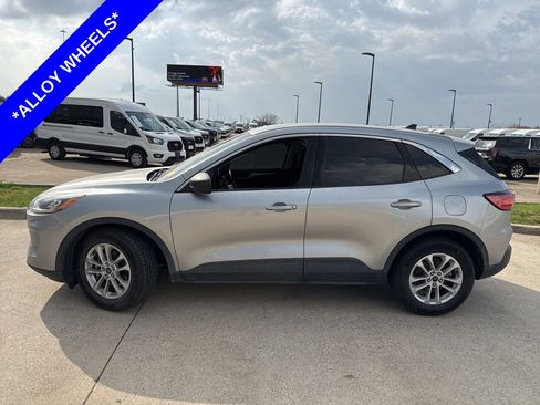 Used 2022 Ford Escape SE w/ Convenience Package image 3