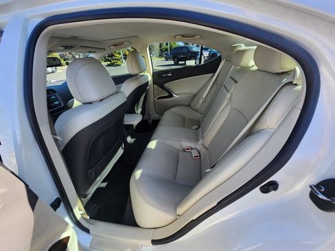 Used 2013 Lexus IS 250 w/ Premium Pkg Value Edition RWD image 8