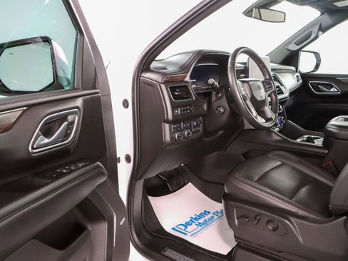 Used 2022 Chevrolet Tahoe Z71 w/ Z71 Off-Road Package image 3