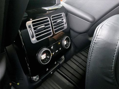 Used 2021 Land Rover Range Rover SV Autobiography Dynamic image 30