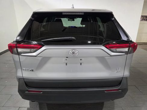 Used 2024 Toyota RAV4 LE AWD/4WD image 4