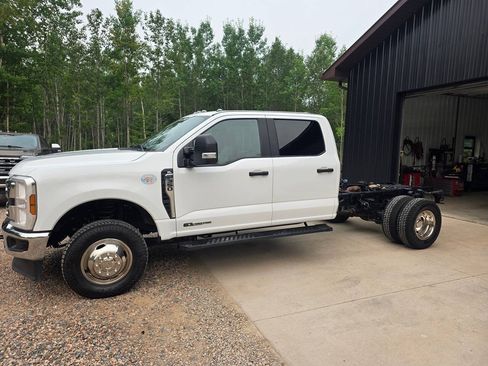 Used 2024 Ford F350 XL w/ XL Chrome Package AWD/4WD image 2